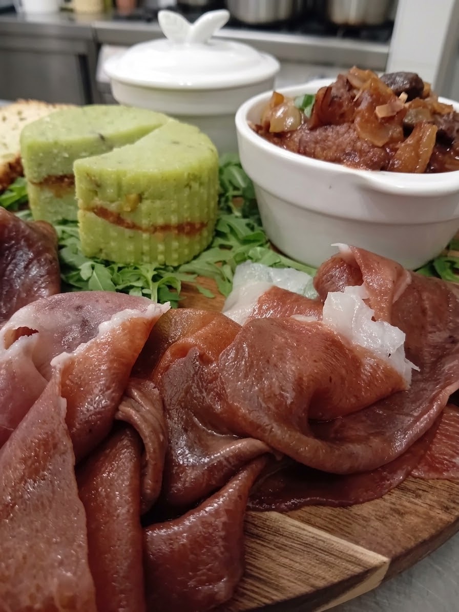 Cena vegana di cucina artistica siciliana — foto 7