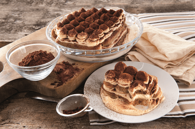 Enogastronomia: il tiramisù, icona del gusto italiano tra contese storiche e ricetta classica